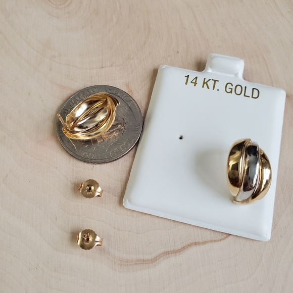 14K Gold Scallop Illusion Chunky Earrings - Picture 5 of 5